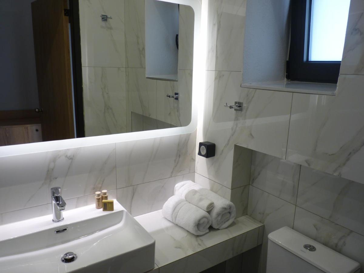 Comfort Suites & Rooms Larissa Exterior foto