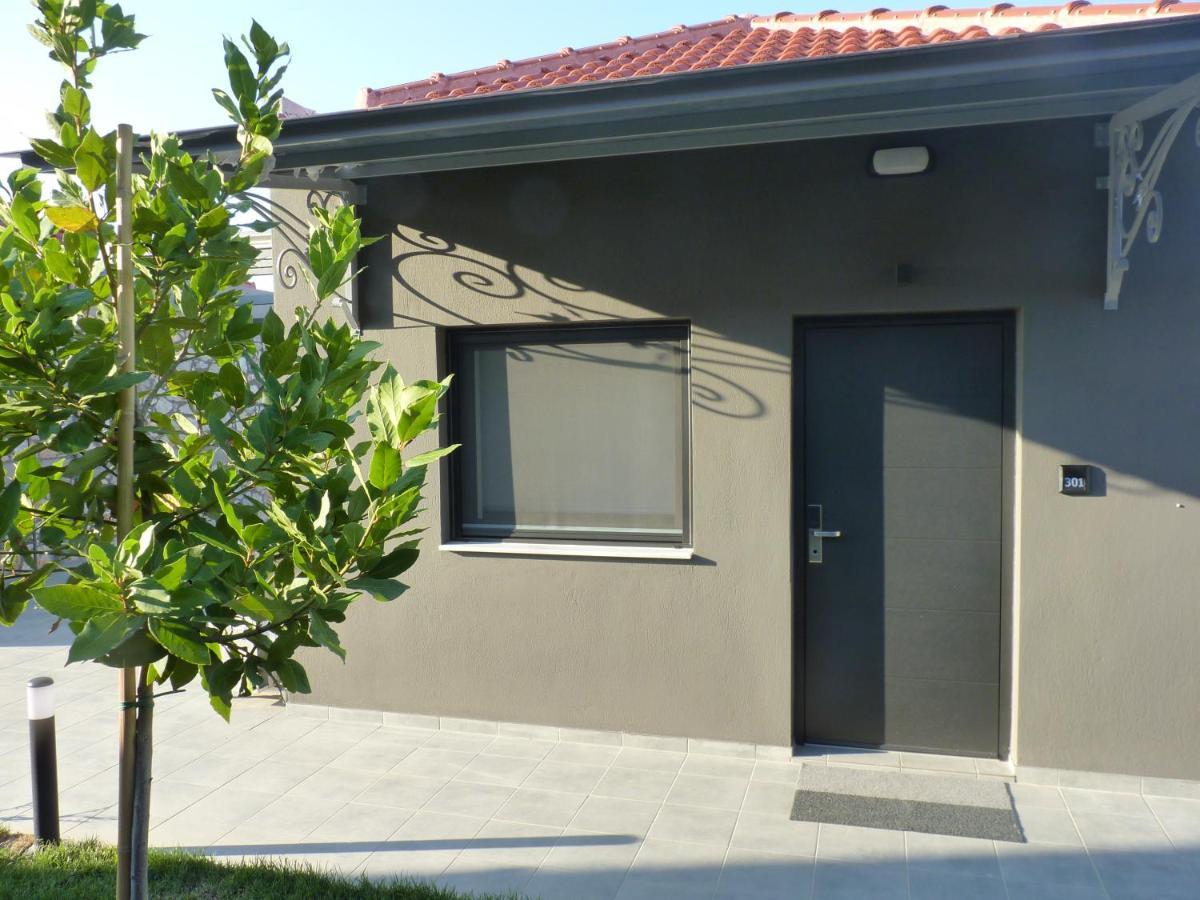 Comfort Suites & Rooms Larissa Exterior foto