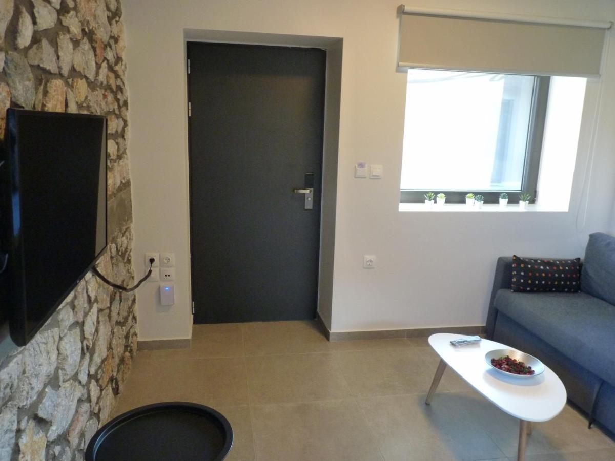 Comfort Suites & Rooms Larissa Exterior foto