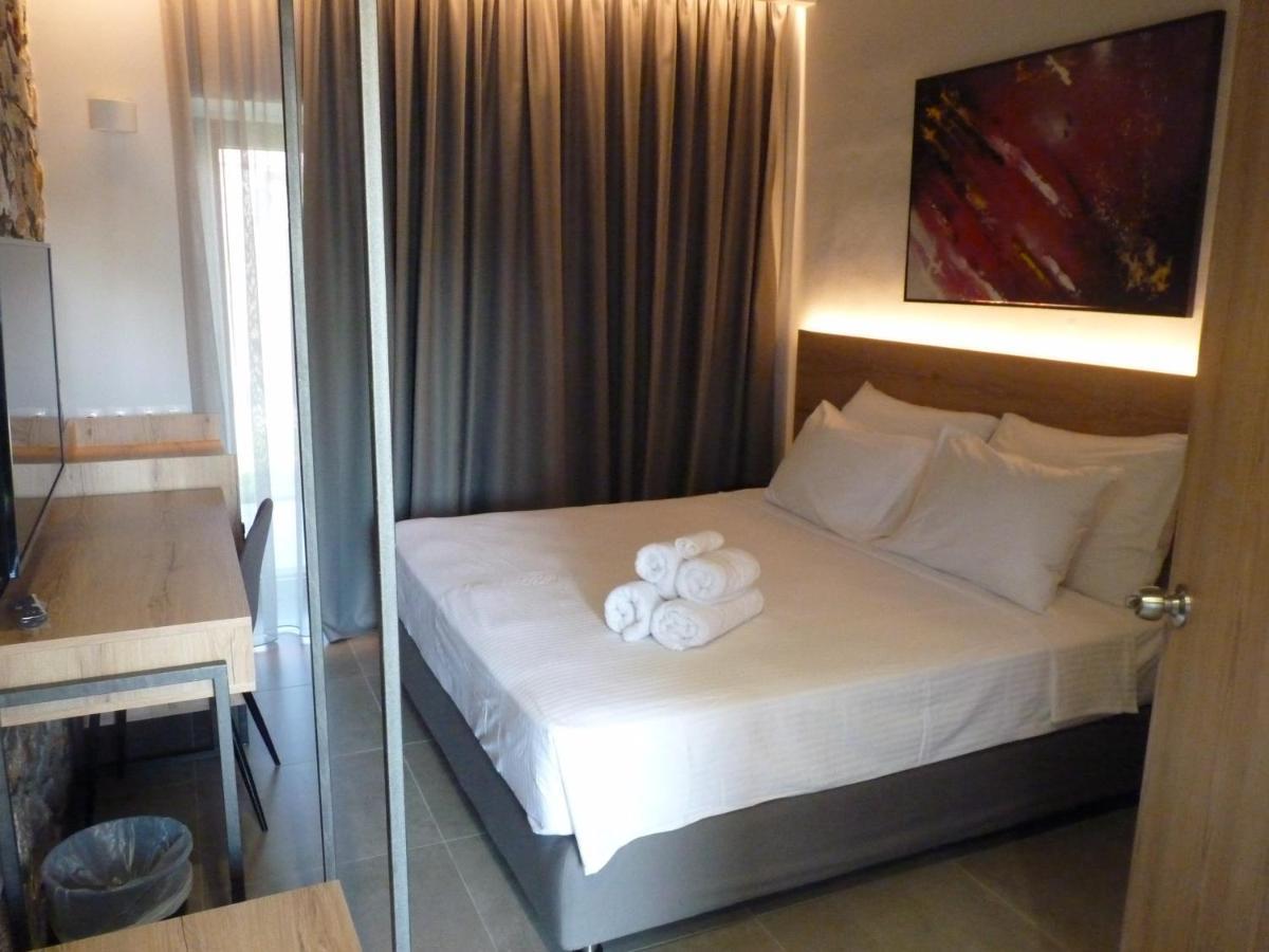 Comfort Suites & Rooms Larissa Exterior foto